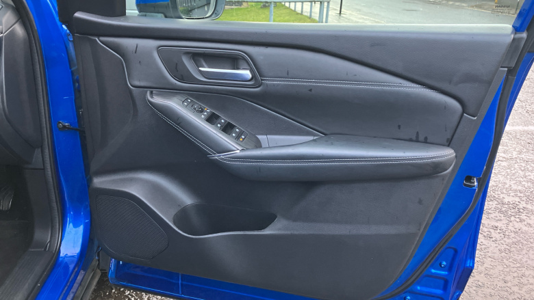 Nissan Qashqai 1.3 DiG-T MH N-Connecta 5dr Petrol Hatchback